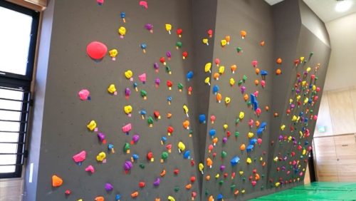 山梨県のクライミング施設「三ツ峠グリーンセンター」